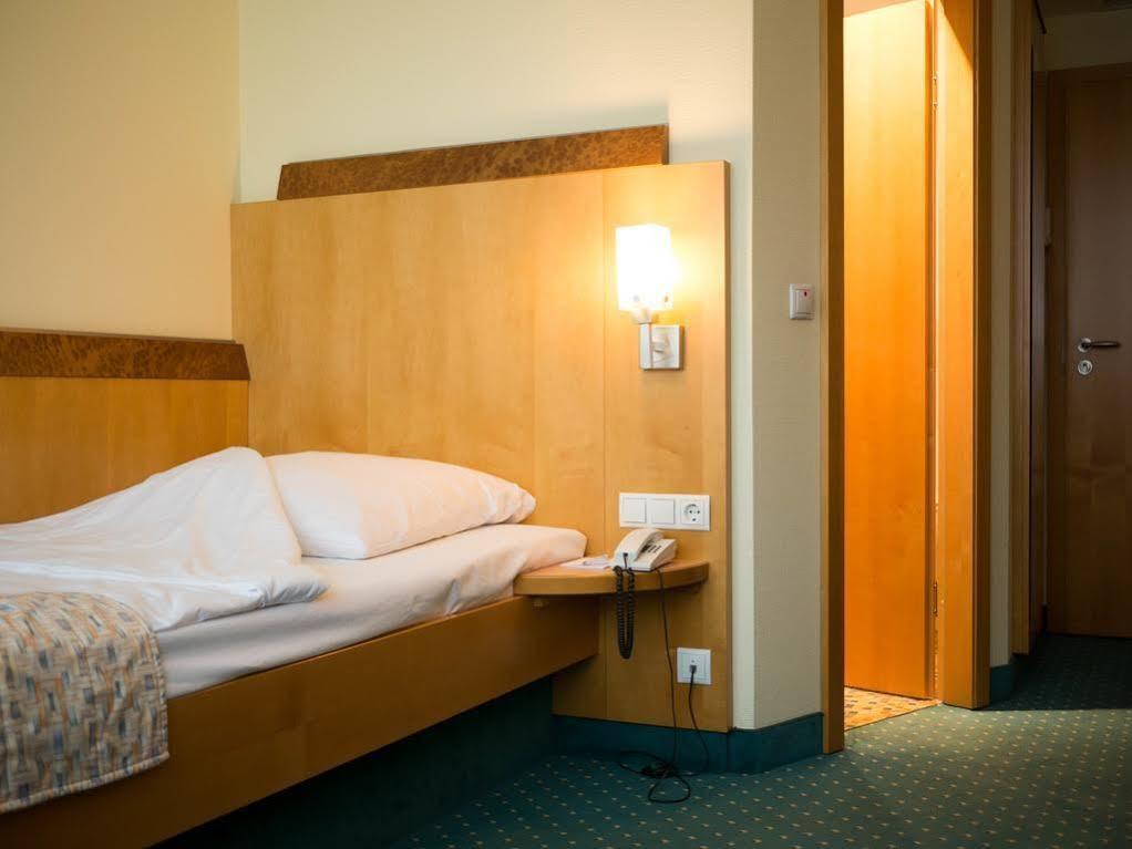 Kronenhotel Stuttgart Exterior foto